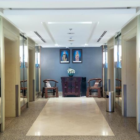 Thistle Johor Bahru Exterior photo The interior of the hospital