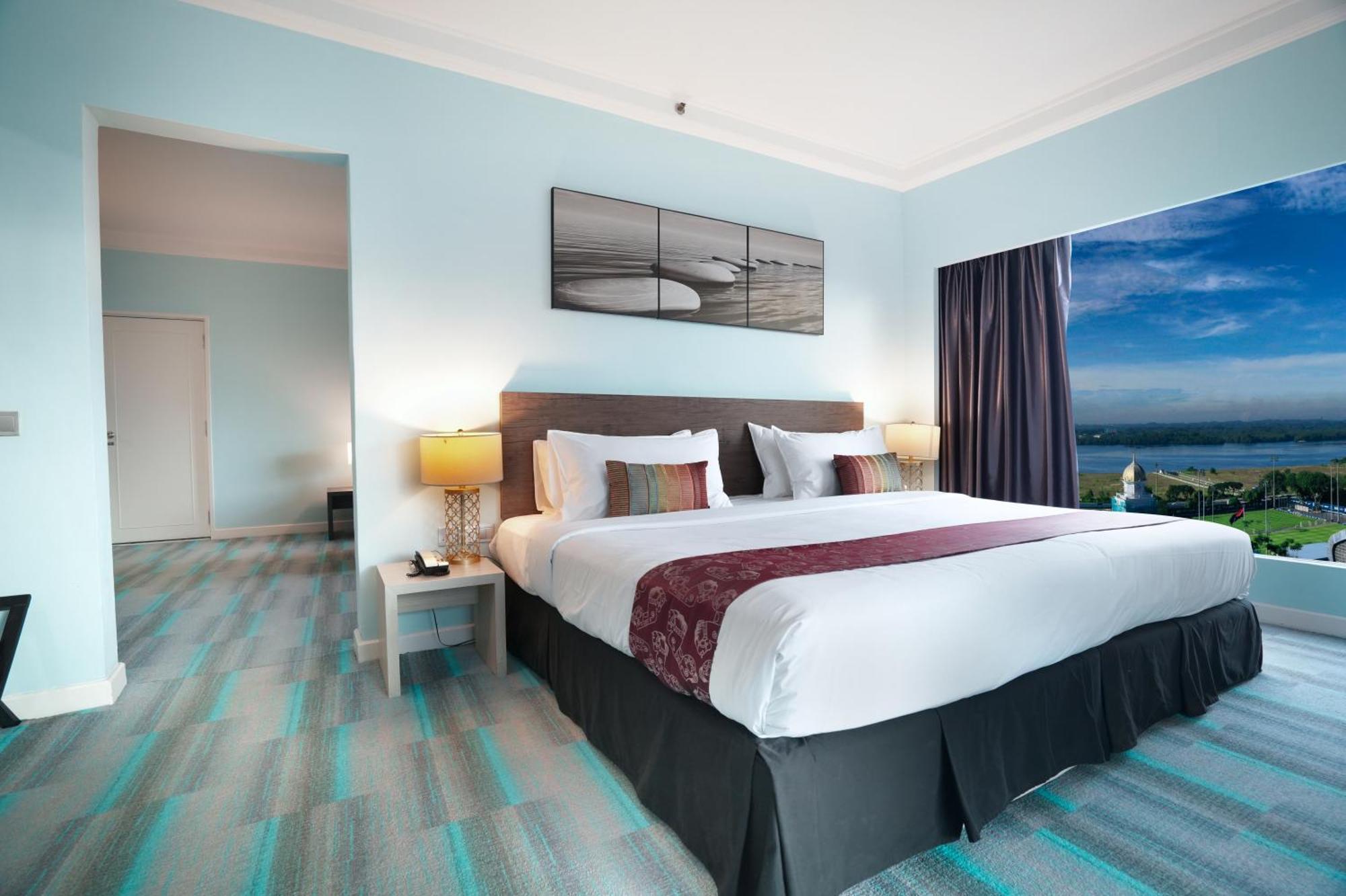 Thistle Johor Bahru Exterior photo Deluxe Suite