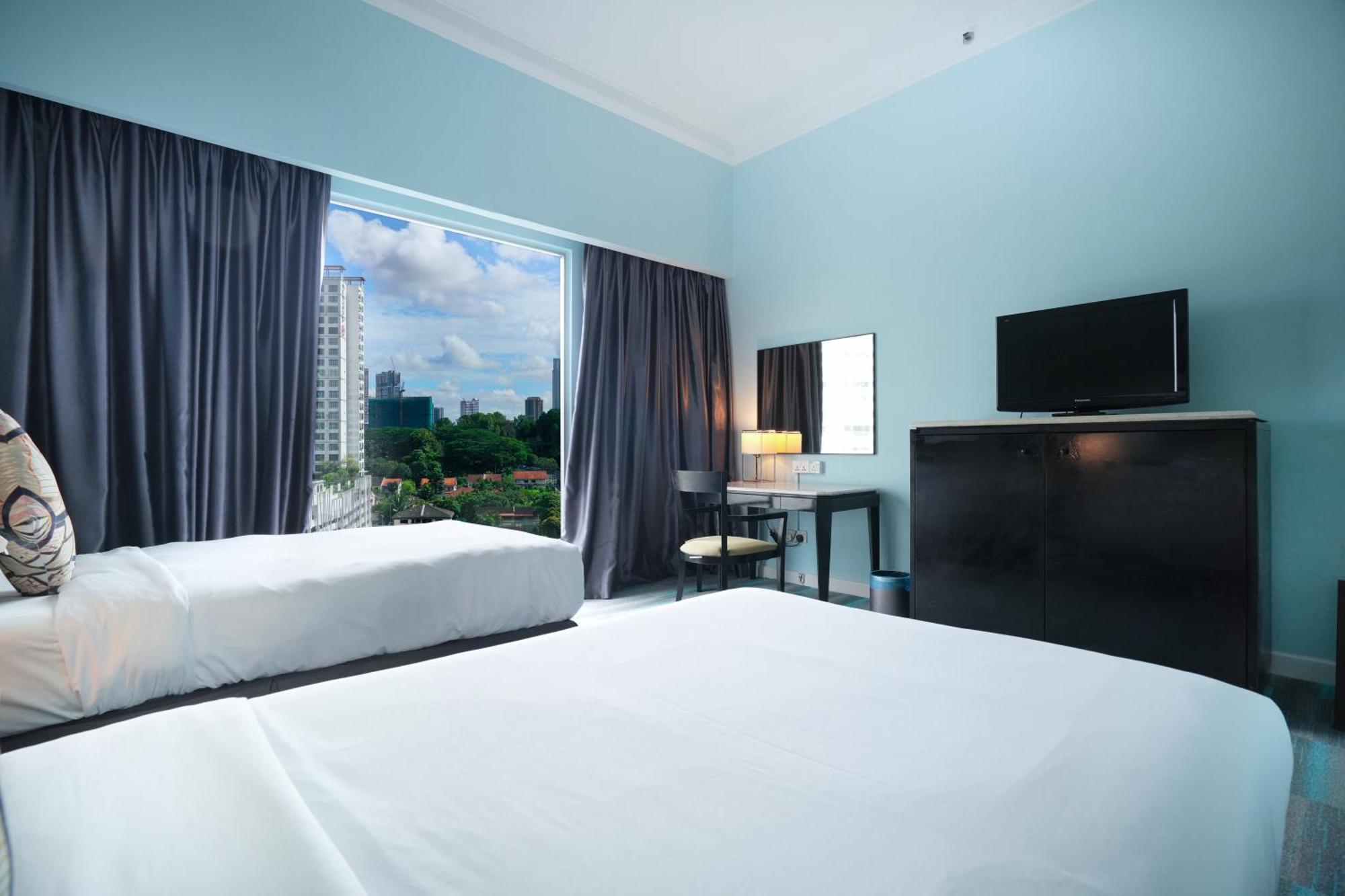 Thistle Johor Bahru Exterior photo Deluxe Room