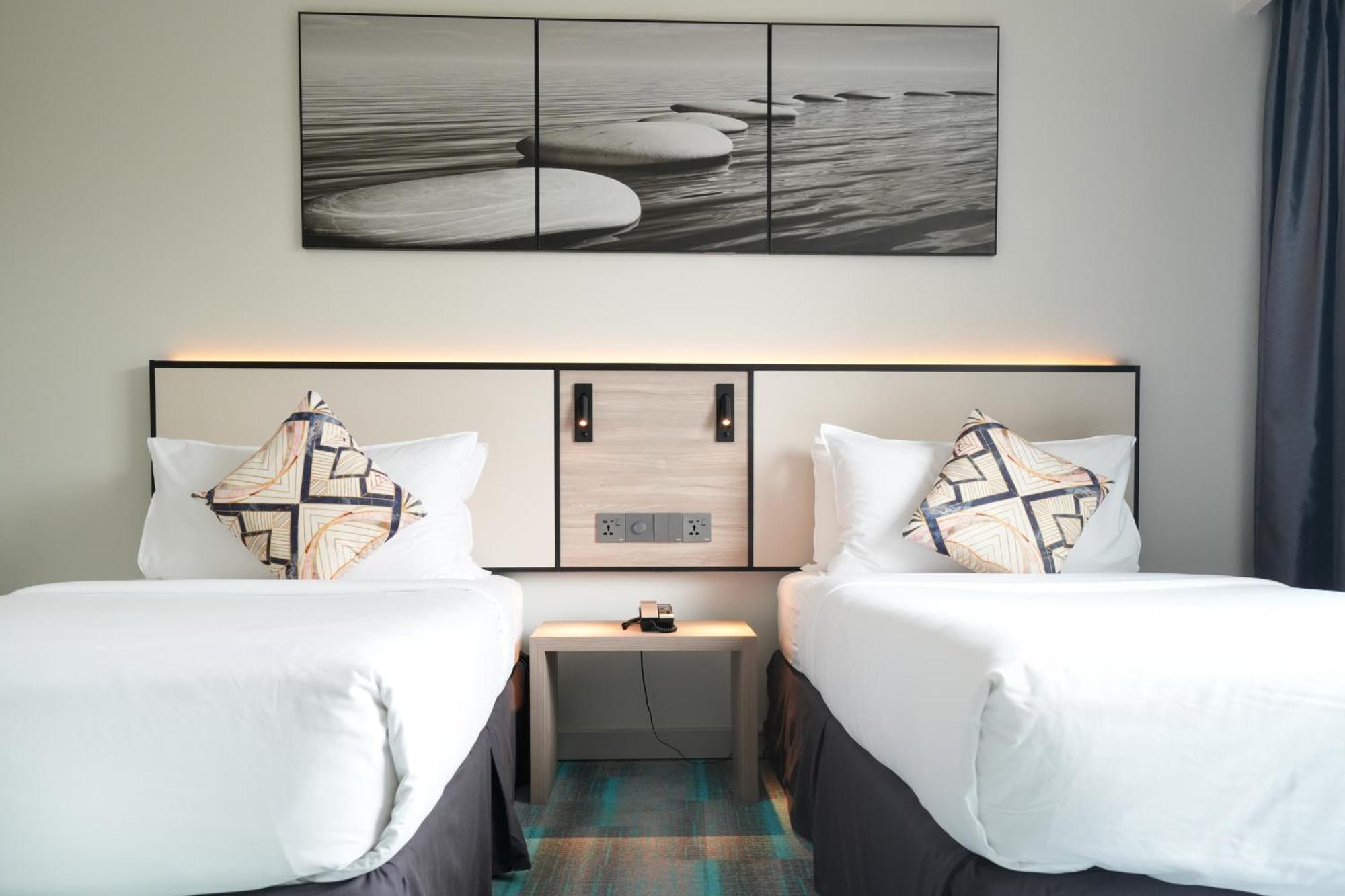 Thistle Johor Bahru Exterior photo Deluxe Room