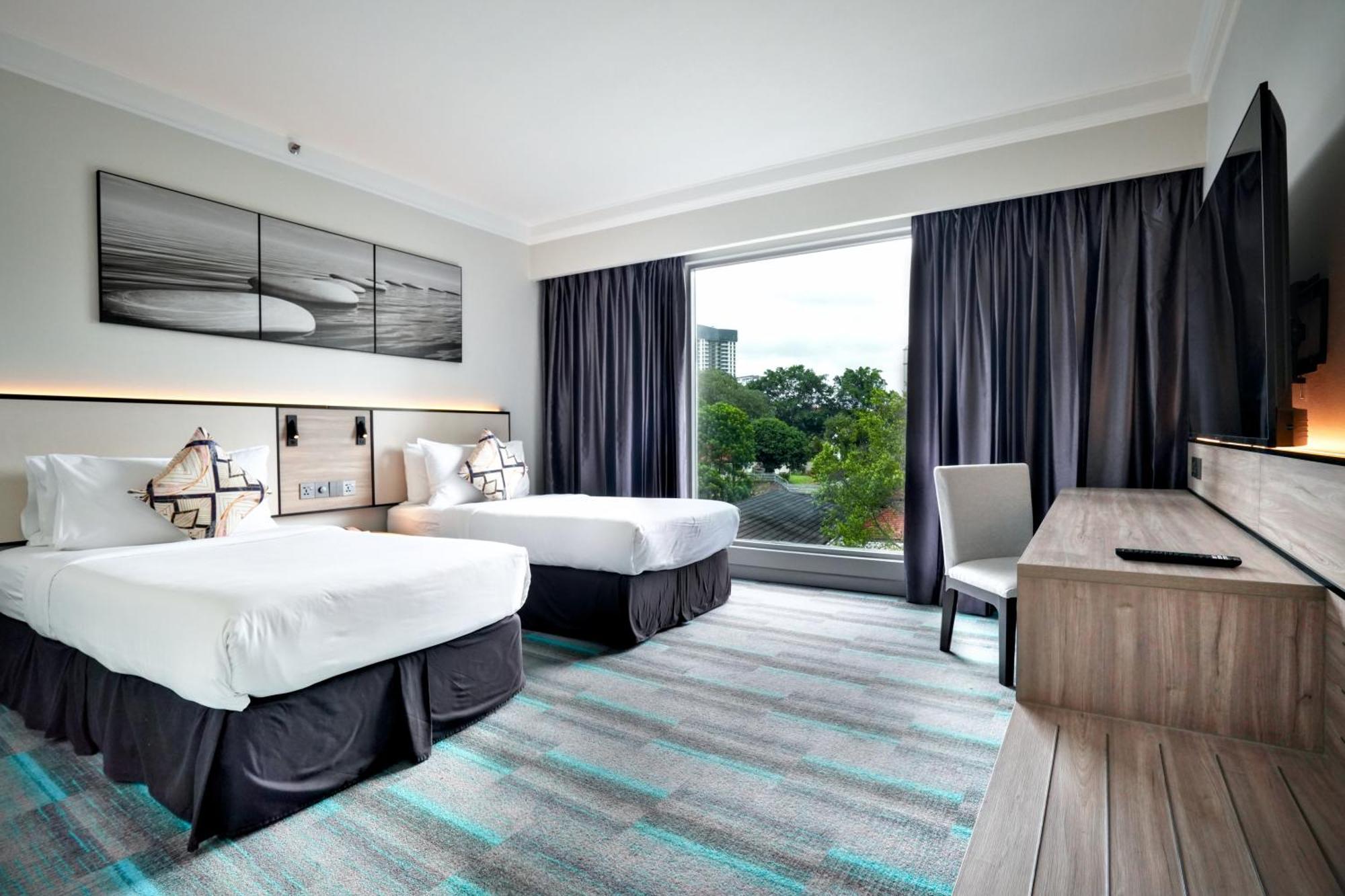 Thistle Johor Bahru Exterior photo Deluxe Room