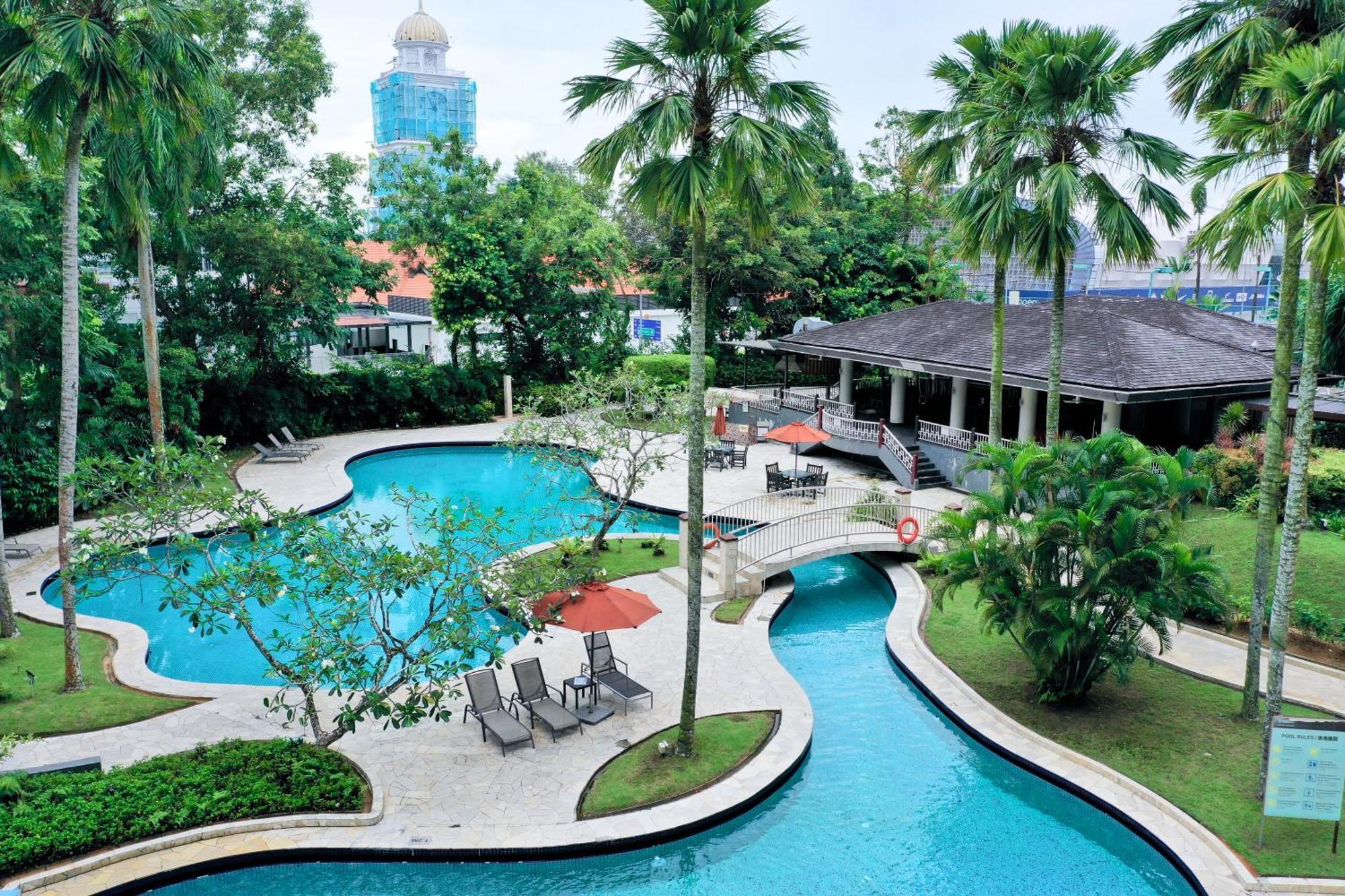 Thistle Johor Bahru Exterior photo The pool at the Shangri-La Hotel, Kuala Lumpur