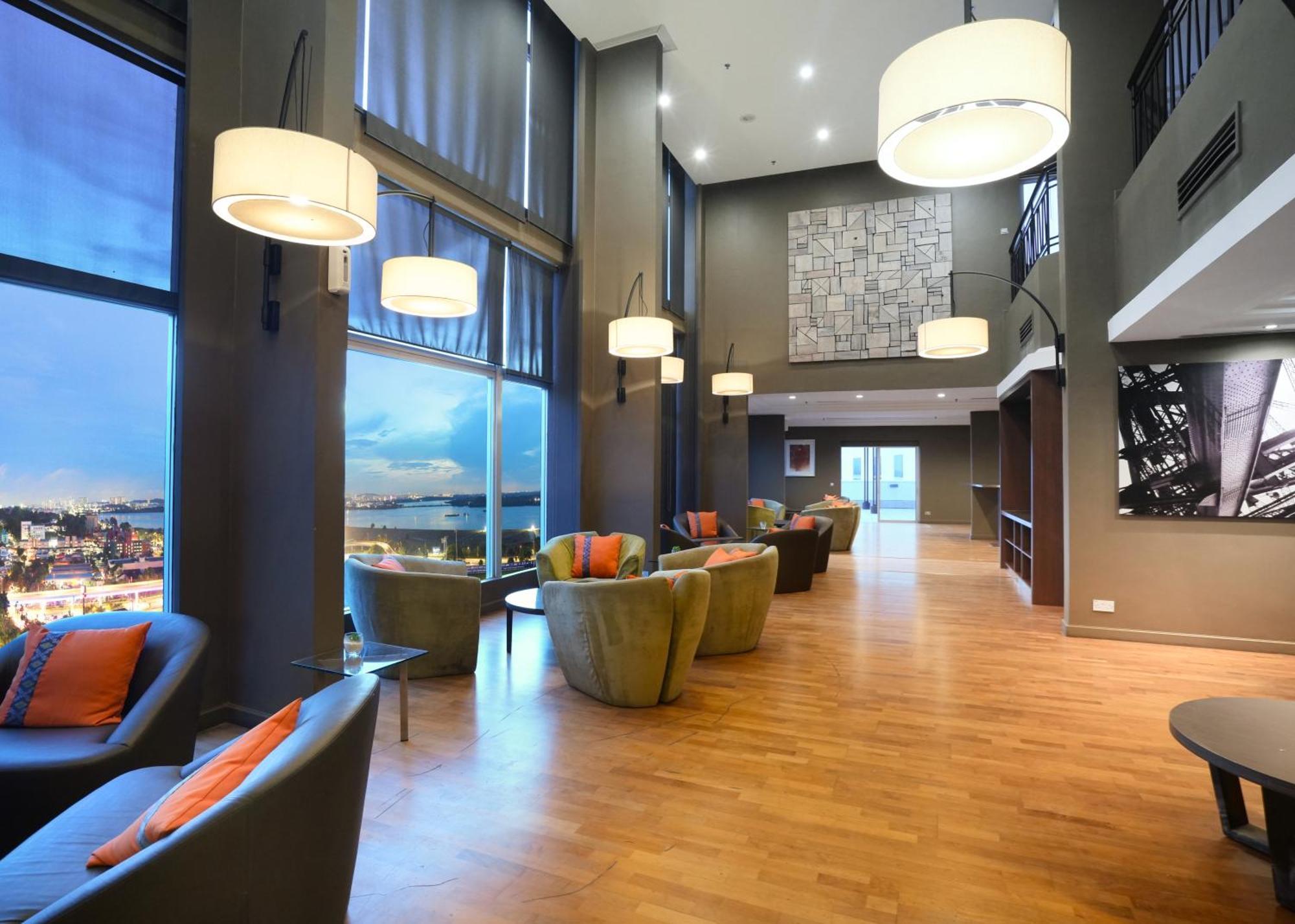 Thistle Johor Bahru Exterior photo Club Lounge at KLIA