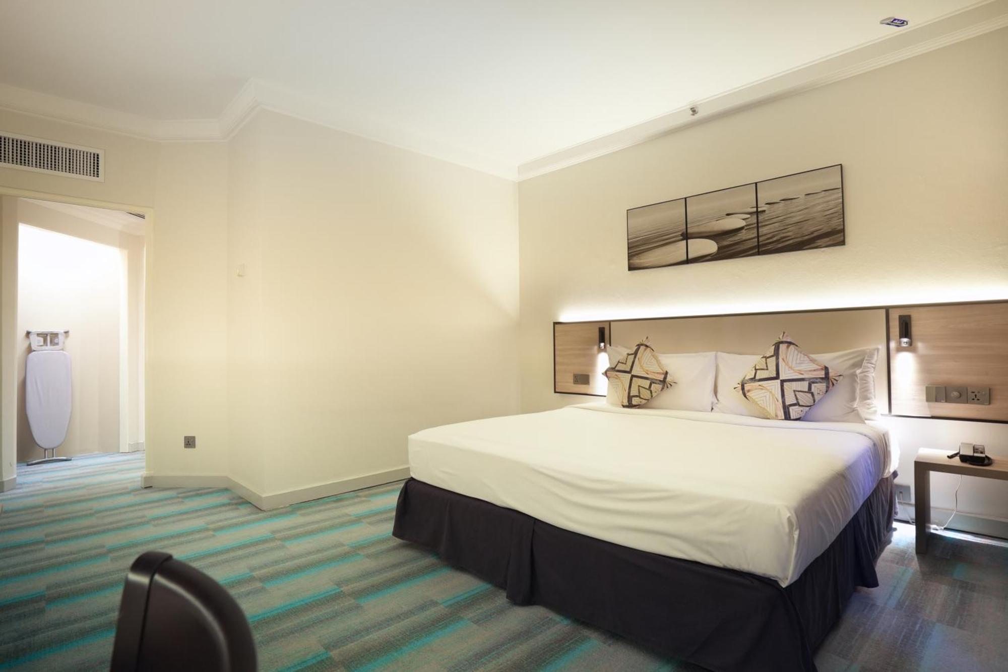 Thistle Johor Bahru Exterior photo A room at the hotel