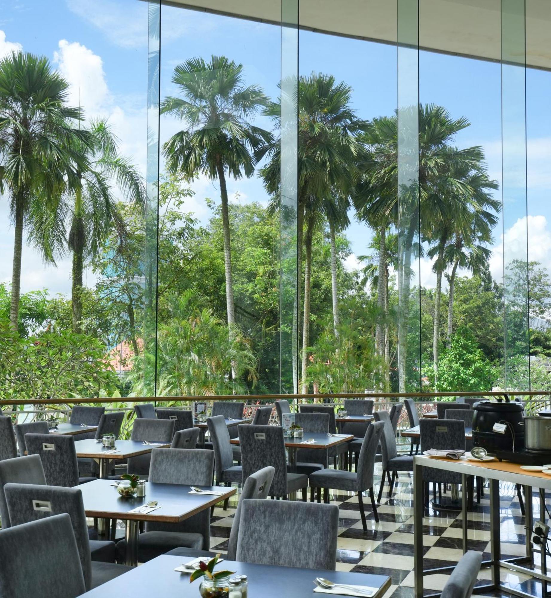 Thistle Johor Bahru Exterior photo The restaurant