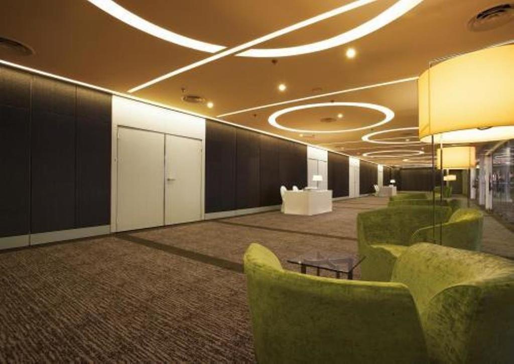 Thistle Johor Bahru Exterior photo The interior of the hotel